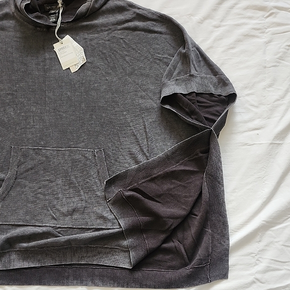 Barefoot Dreams Faded Black Sunbleached Poncho - Picture 4 of 5